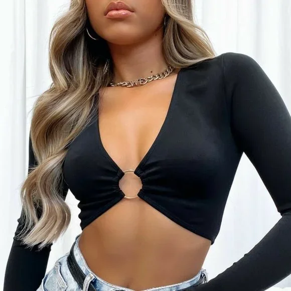 WHITE FOX Black Ring Detail Long Sleeve Crop Top NWT - Picture 2 of 9